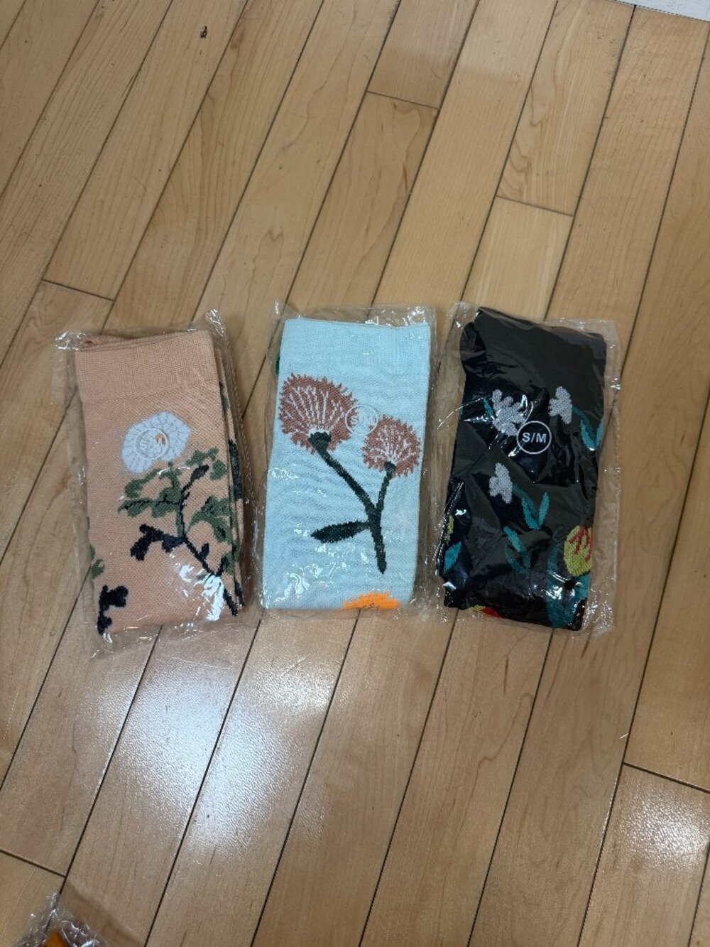 Floral Pattern Knee High Compression Socks Set of 3 New NWT Size S/M